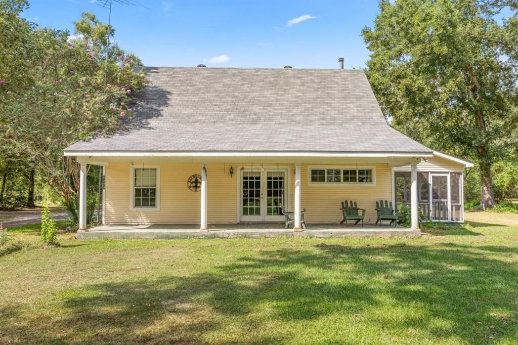 8270 Frontage Road, Iowa, LA 70647