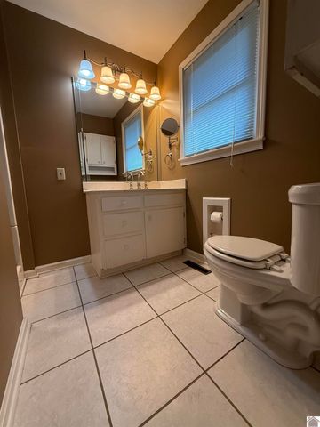 3771 STE RTE 121 S., Murray, KY 42071