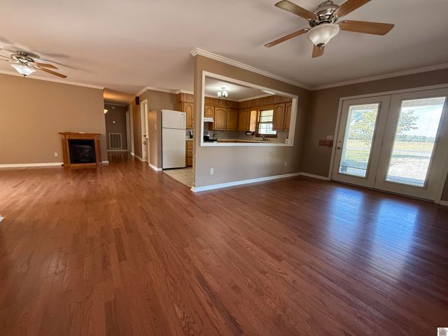 3771 STE RTE 121 S., Murray, KY 42071