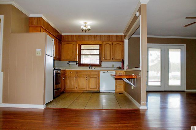 3771 STE RTE 121 S., Murray, KY 42071