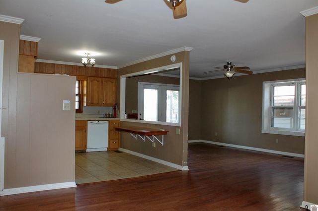 3771 STE RTE 121 S., Murray, KY 42071