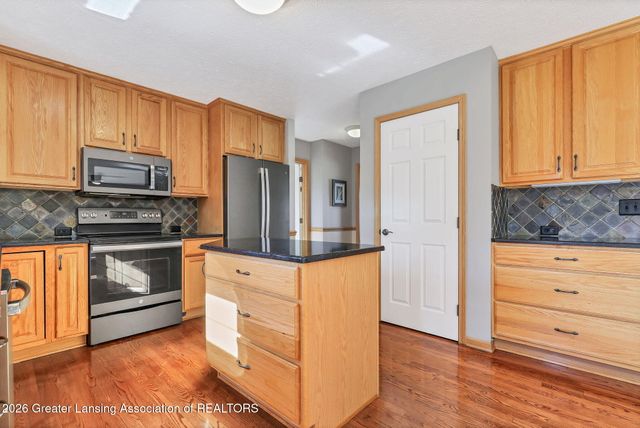 2622 Sorority Lane, Holt, MI 48842