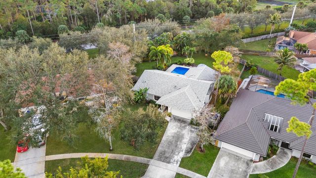 911 Citrus Place, Wellington, FL 33414