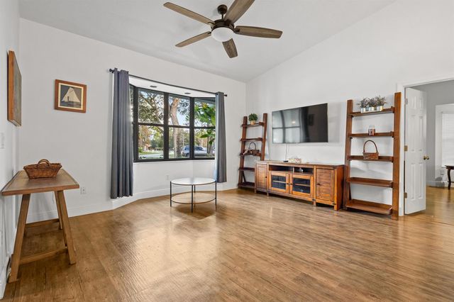 911 Citrus Place, Wellington, FL 33414