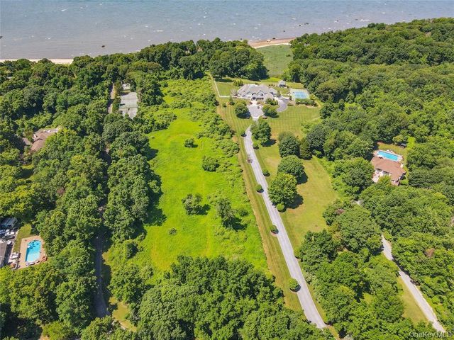 Boney Lane, Nissequogue, NY 11780