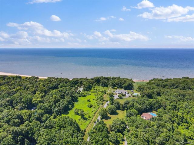 Boney Lane, Nissequogue, NY 11780