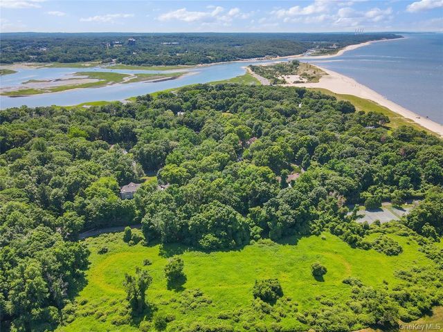 Boney Lane, Nissequogue, NY 11780