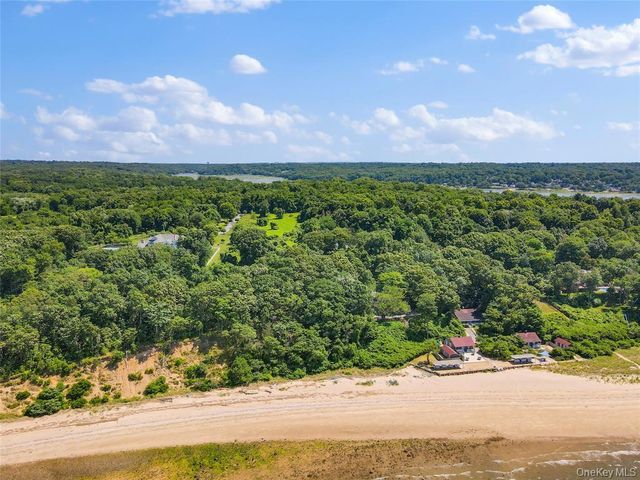 Boney Lane, Nissequogue, NY 11780