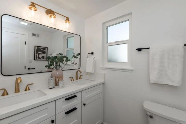 5977 Erlanger Street, San Diego, CA 92122