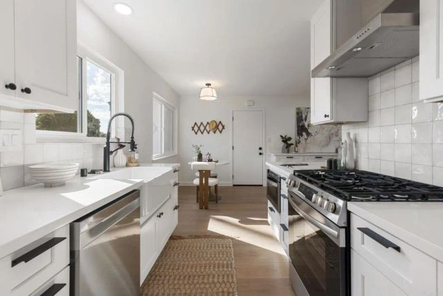 5977 Erlanger Street, San Diego, CA 92122