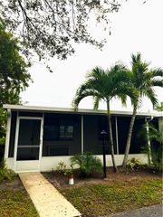 441 7th Place 441, Vero Beach, FL 32962