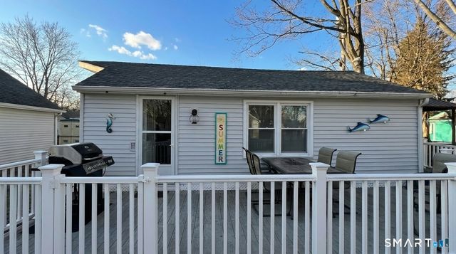 16 North Street, Madison, CT 06443