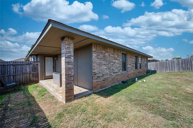 4412 Brooklyn Avenue, Moore, OK 73160