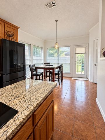 2229 Templeton Drive, Arlington, TX 76006
