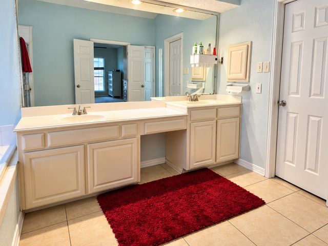 2229 Templeton Drive, Arlington, TX 76006