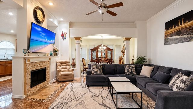 2229 Templeton Drive, Arlington, TX 76006