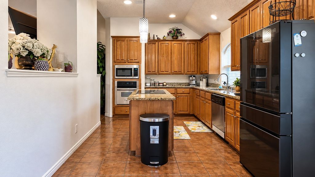 2229 Templeton Drive, Arlington, TX 76006 — photo 4