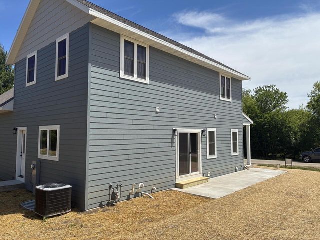 N1647 Lincoln AVENUE, Lake Geneva, WI 53147
