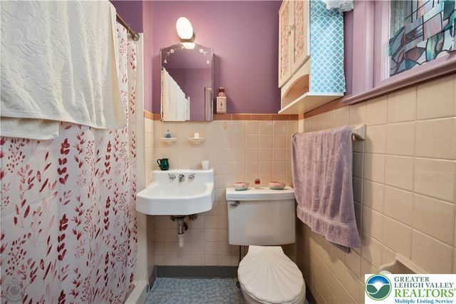 2401 Birch Street, Wilson Boro, PA 18042
