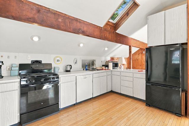 716 Martins Pond Rd, Groton, MA 01450