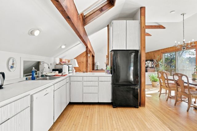 716 Martins Pond Rd, Groton, MA 01450
