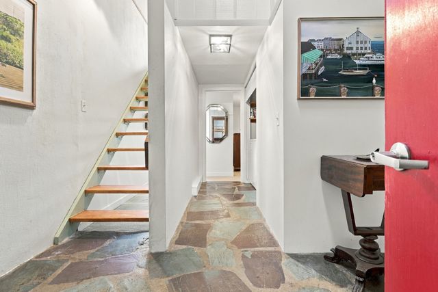 716 Martins Pond Rd, Groton, MA 01450