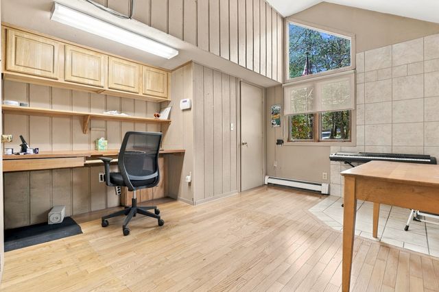 716 Martins Pond Rd, Groton, MA 01450