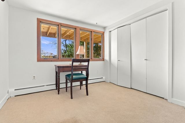 716 Martins Pond Rd, Groton, MA 01450