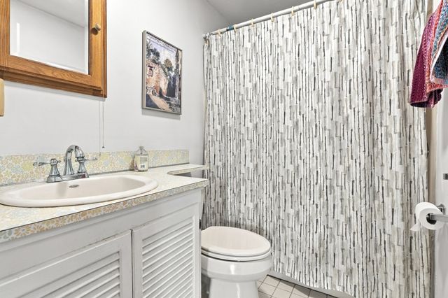 716 Martins Pond Rd, Groton, MA 01450