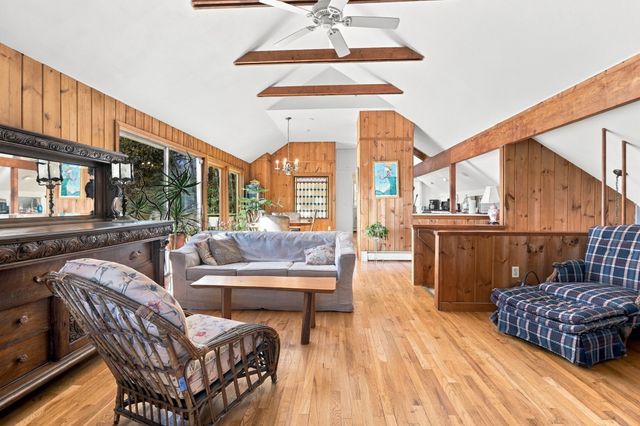 716 Martins Pond Rd, Groton, MA 01450