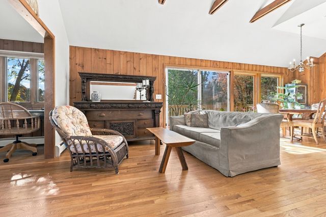 716 Martins Pond Rd, Groton, MA 01450