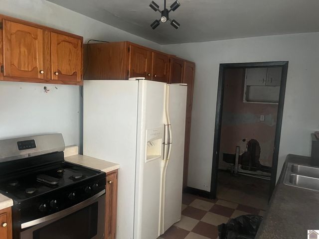 1026 River Oaks Blvd., Paducah, KY 42001