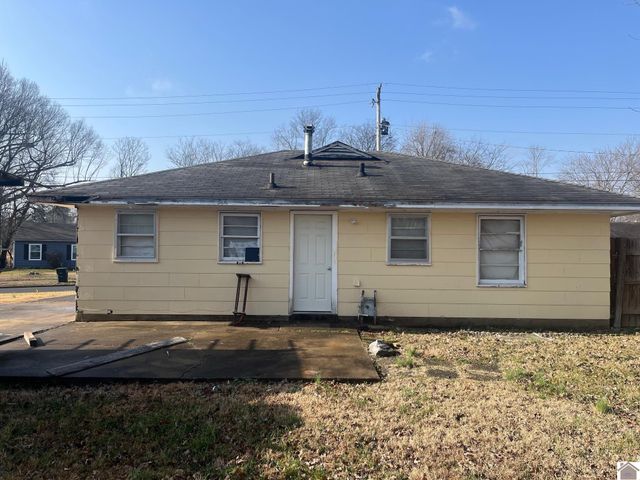 1026 River Oaks Blvd., Paducah, KY 42001