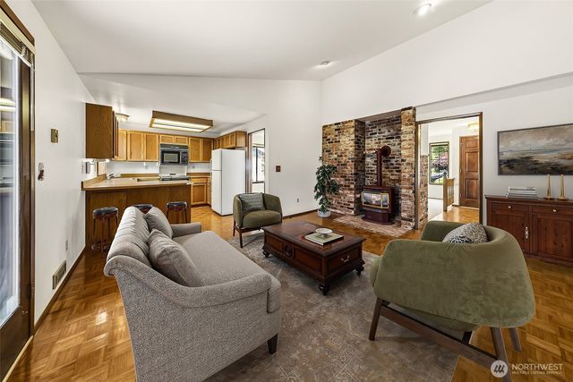 20832 88th Place W, Edmonds, WA 98026