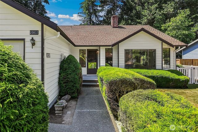 20832 88th Place W, Edmonds, WA 98026