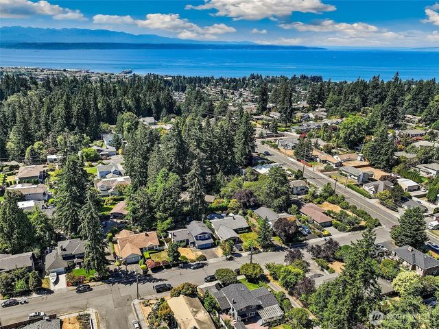 20832 88th Place W, Edmonds, WA 98026