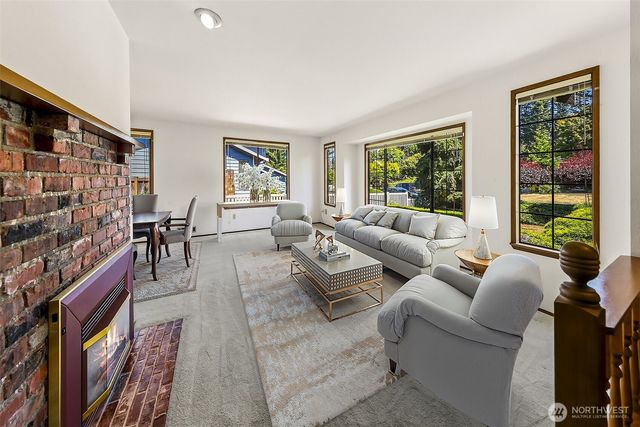 20832 88th Place W, Edmonds, WA 98026