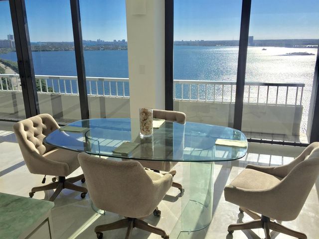 5550 N Ocean Drive 22b, Singer Island, FL 33404