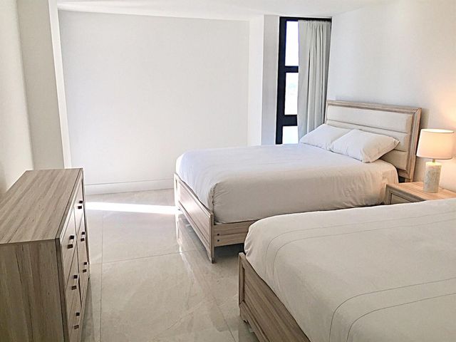 5550 N Ocean Drive 22b, Singer Island, FL 33404