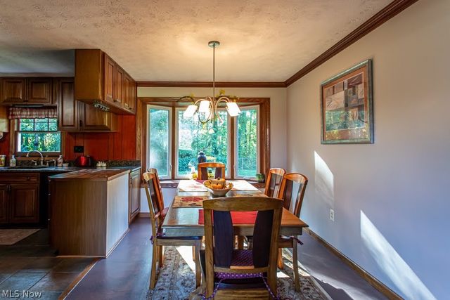 1386 Jewel Bay Road, Cortland, OH 44410