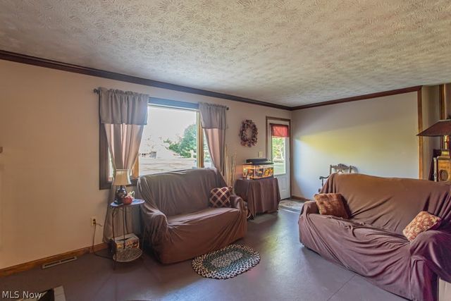 1386 Jewel Bay Road, Cortland, OH 44410