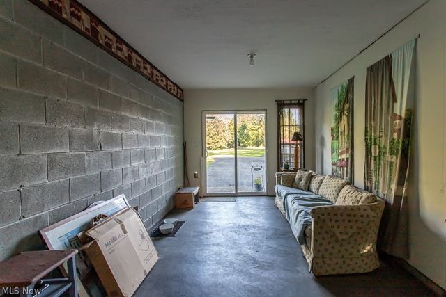 1386 Jewel Bay Road, Cortland, OH 44410
