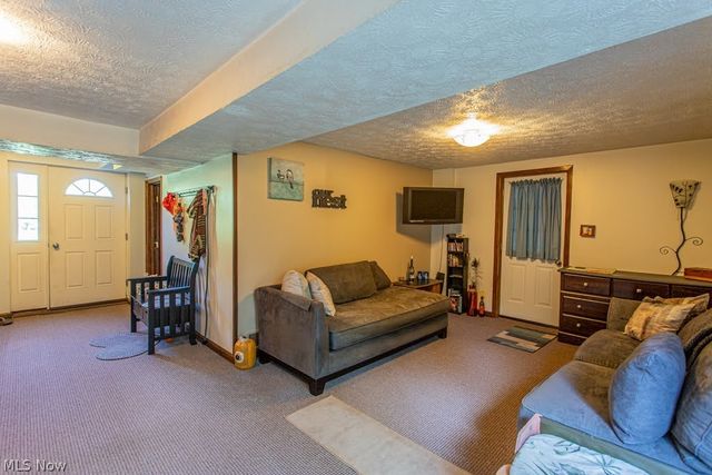 1386 Jewel Bay Road, Cortland, OH 44410