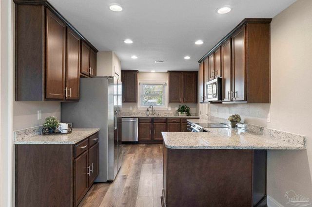 686 Seapine Cir, Pensacola, FL 32506