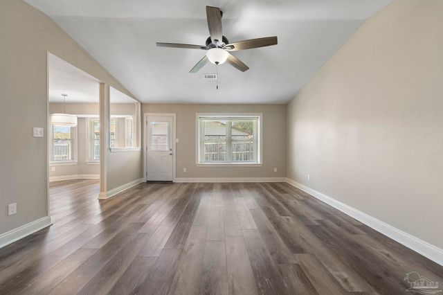 686 Seapine Cir, Pensacola, FL 32506