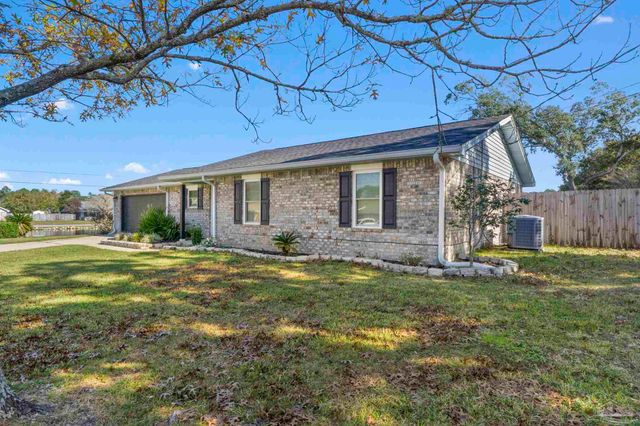 686 Seapine Cir, Pensacola, FL 32506