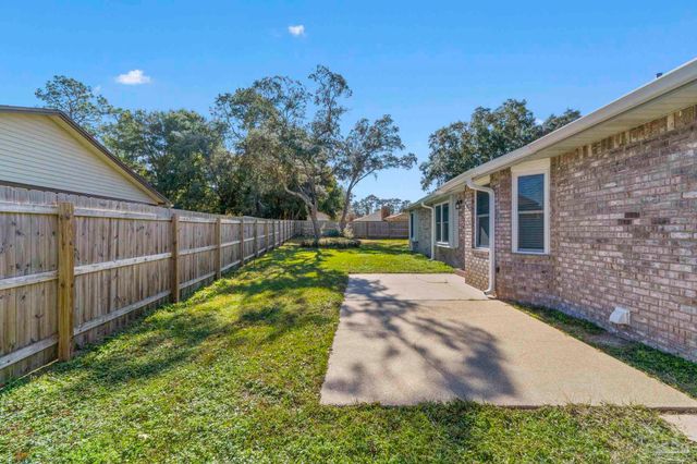 686 Seapine Cir, Pensacola, FL 32506