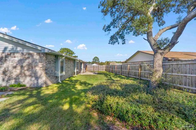686 Seapine Cir, Pensacola, FL 32506