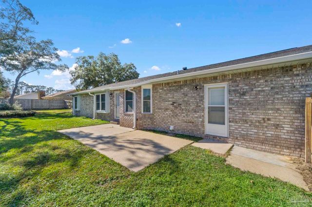 686 Seapine Cir, Pensacola, FL 32506