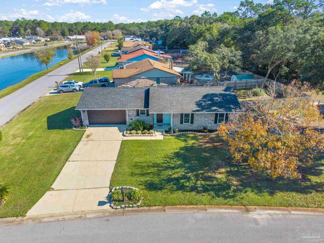 686 Seapine Cir, Pensacola, FL 32506